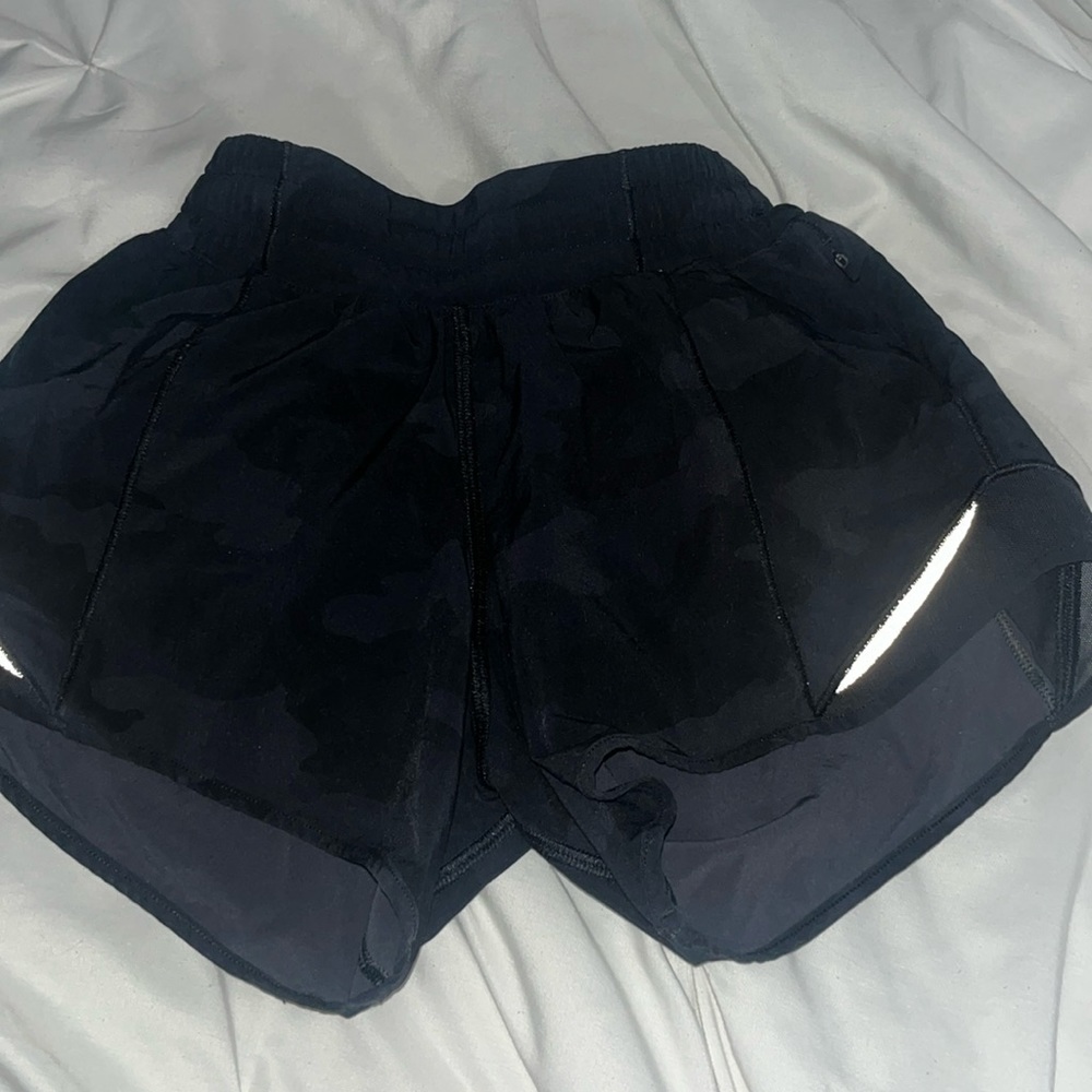 Lululemon size 0 black camo shorts. 4 inch never been worn.